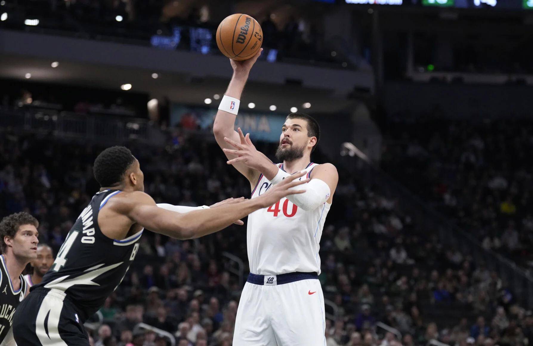包含奥兰多魔术迎NBA季后赛关键赛,清晨迎来里程碑,悬念犹存,更衣室氛围转暖的词条