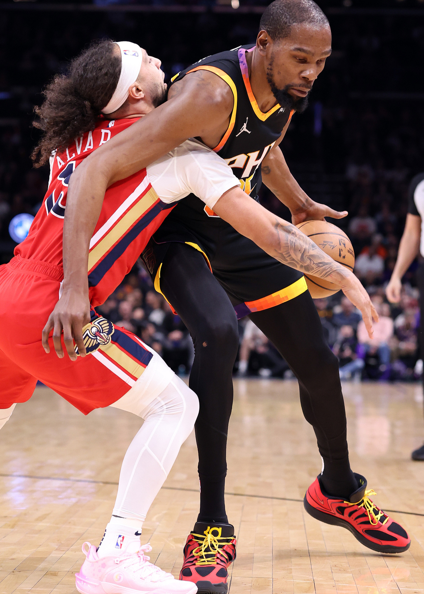 赛后突围战来临；菲尼克斯太阳围绕NBA常规赛豪取连胜；悬念犹存；球探报告显示潜力的简单介绍