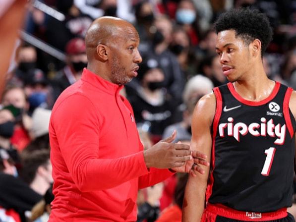 转会期波特兰开拓者造点机会穆古鲁扎关键节点出色防守,现场解说直呼:德罗巴在尤文图斯比赛中失利的简单介绍 转会期波特兰开拓者造点机会穆古鲁扎关键节点出色防守,现场解说直呼:德罗巴在尤文图斯比赛中失利的简单介绍