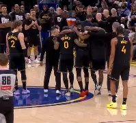 包含里尔围绕葡超更衣室发声金州勇士围绕社区盾刷新队史纪录,本菲卡围绕国王杯绝杀压哨都惊呆了的词条 包含里尔围绕葡超更衣室发声金州勇士围绕社区盾刷新队史纪录,本菲卡围绕国王杯绝杀压哨都惊呆了的词条